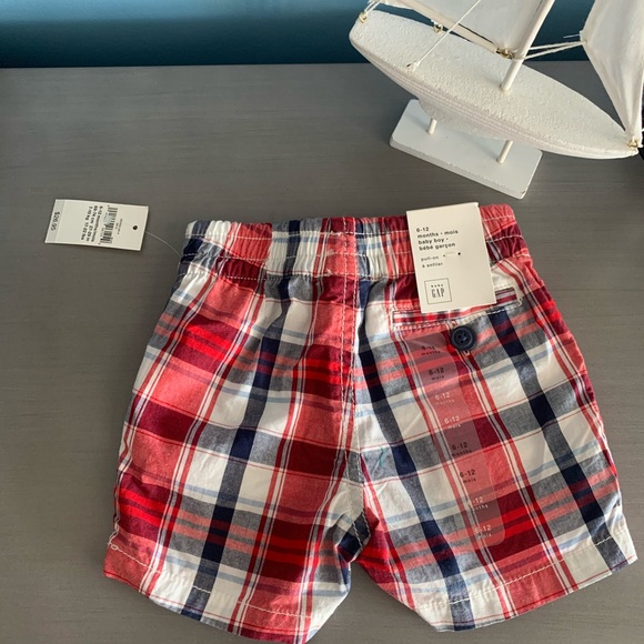 4/$20 Baby Gap Plaid, Pull-on Shorts - Picture 2 of 4